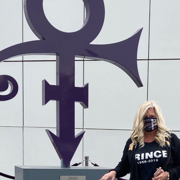 Meet your Posher, Lona - Picture 8 of 11